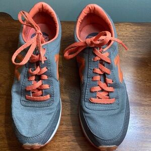 New Balance Gray and Orange lace sneaker size 6